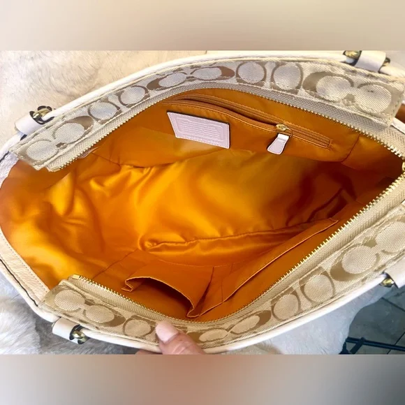 Coach Park Carrie Signature Light Khaki Parchment Beige Leather Weekender Tote - Picture 10 of 12